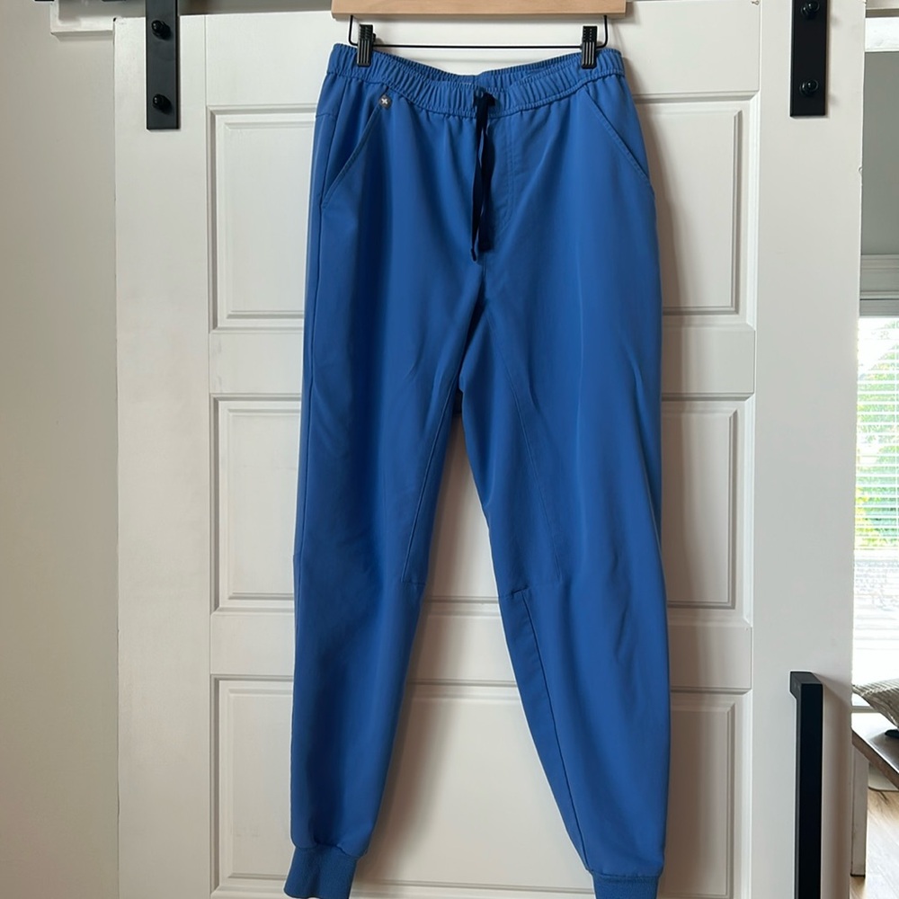 FIGS Scrubs Tansen Jogger Scrub Pants Men's Size Medium    Great condition ceil